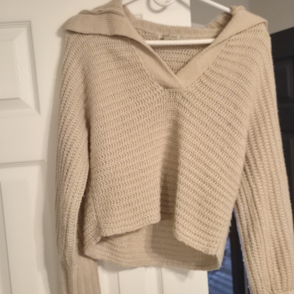 Versona Beige V-Neck Sweater